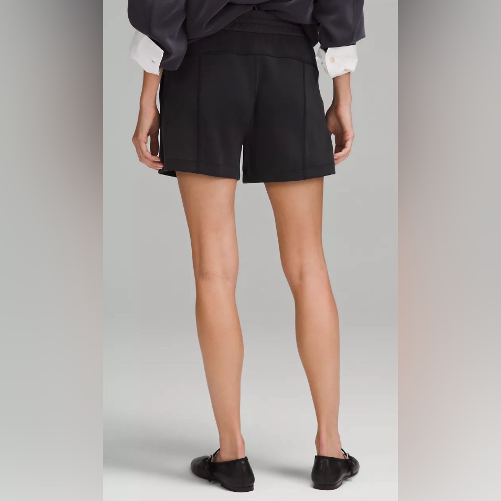 Lululemon Softstreme High-Rise Short 4" Black Size 10 - Picture 2 of 7